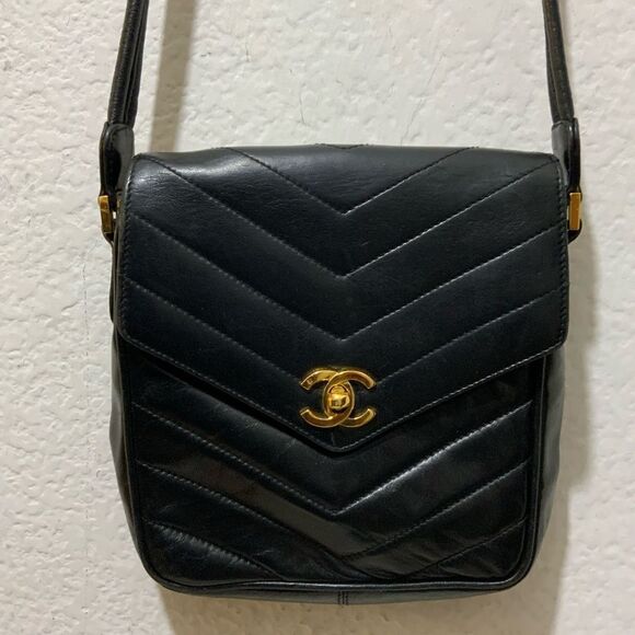 CHANEL Handbags - Chanel Vintage CC Turnlock Crossbody Bag  Envelope Flap Chevron Lambskin Mini